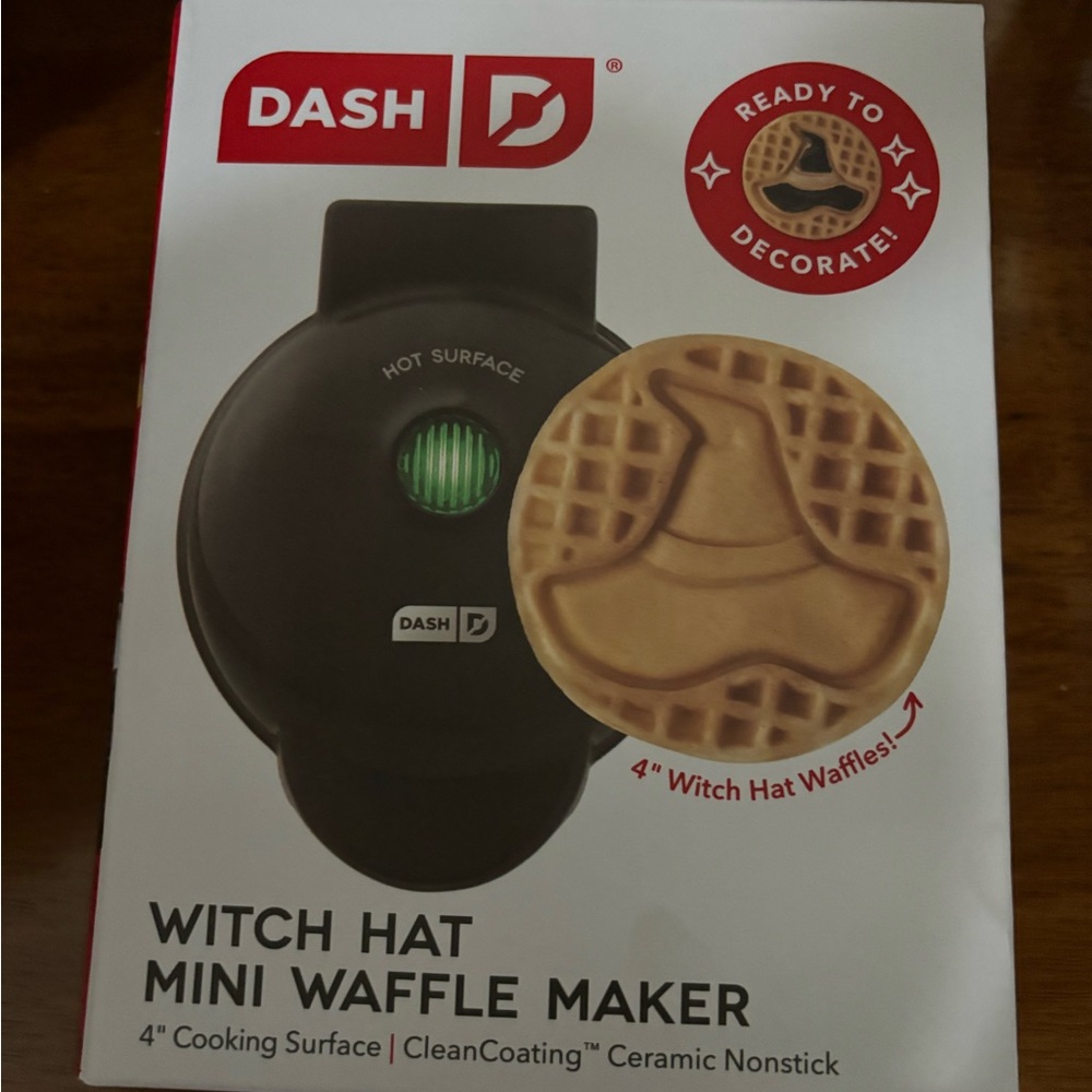 Dash Witch Hat Mini Waffle Maker